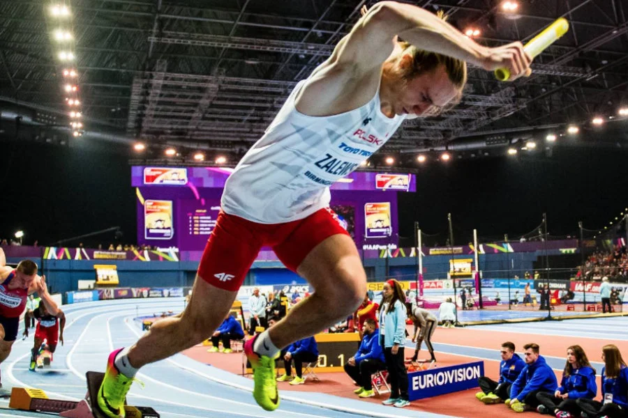 Sztafeta Polaków pobiła w Birmingham halowy rekord świata w biegu 4X400 metrów.