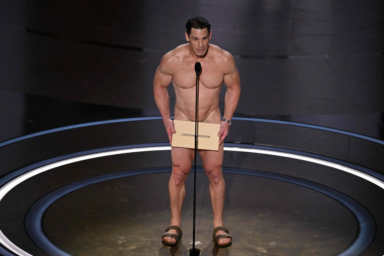 Nagi John Cena wręczał nagrodę?