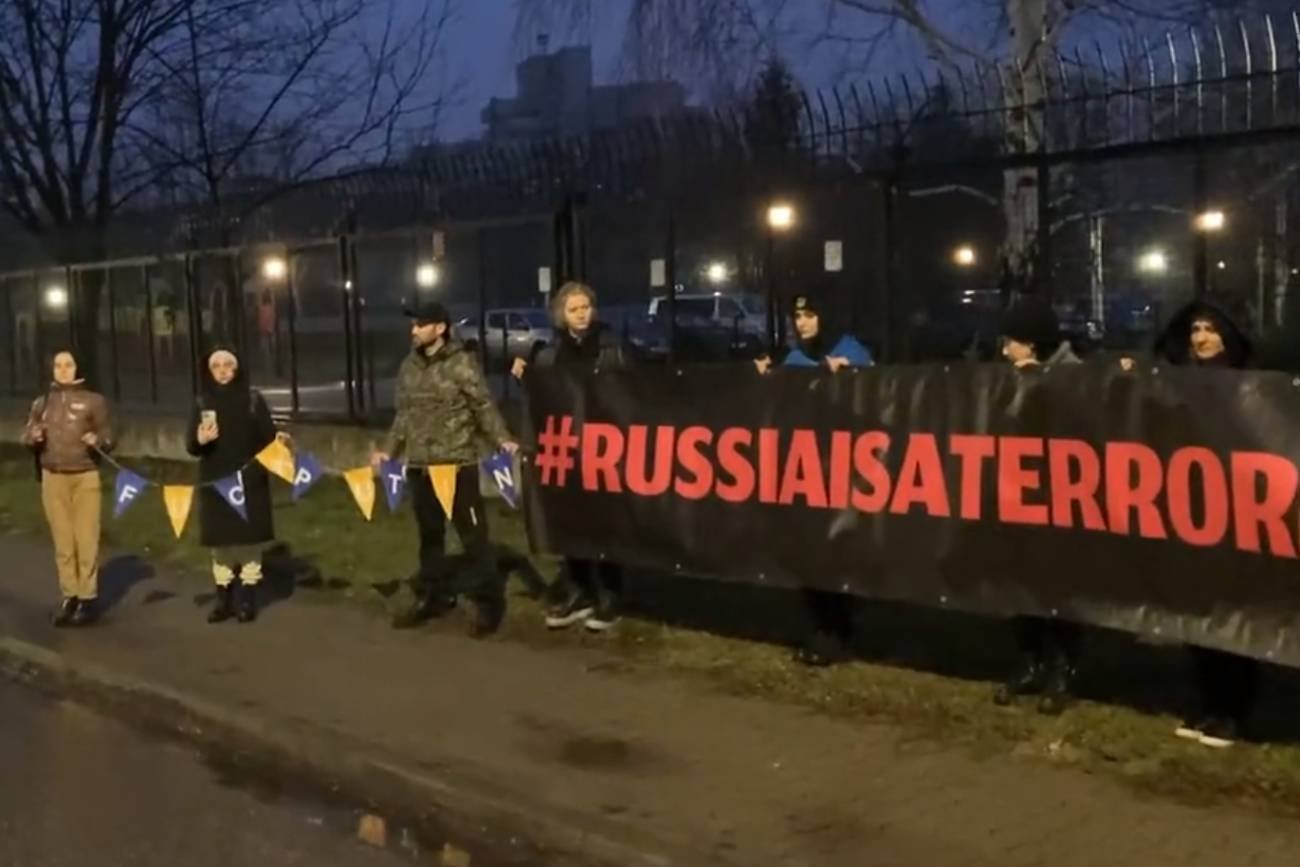 Rosyjscy dyplomaci w Warszawie obudzeni alarmem bombowym. Polski happening