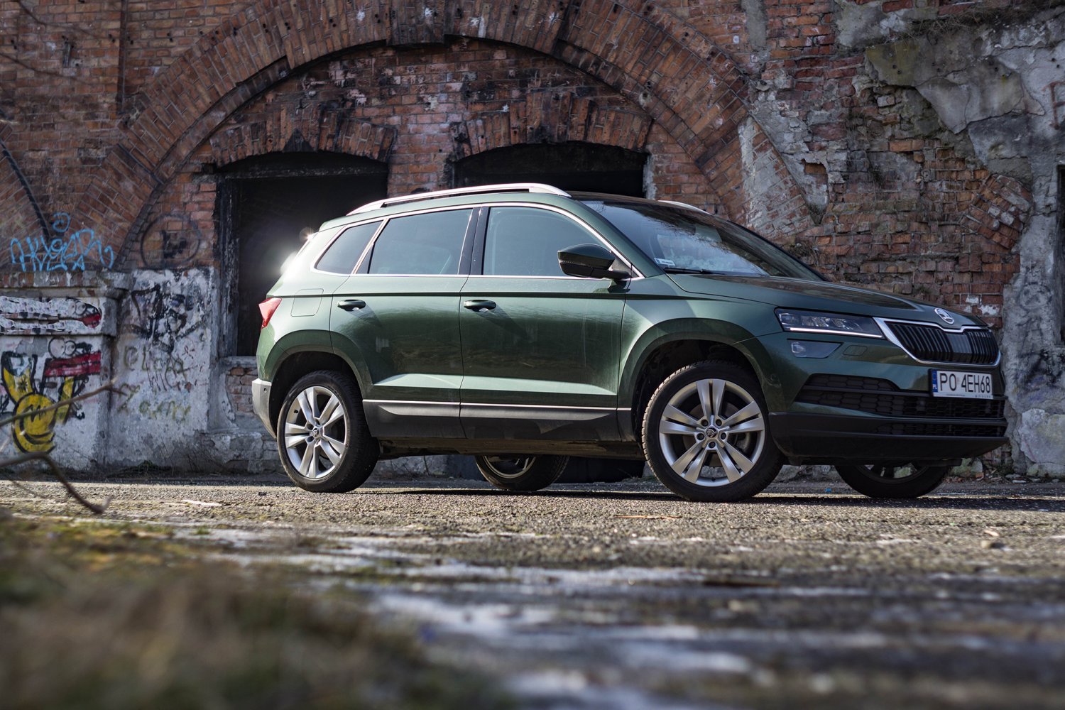 Nowy Karoq do złudzenia przypomina większego Kodiaqa.