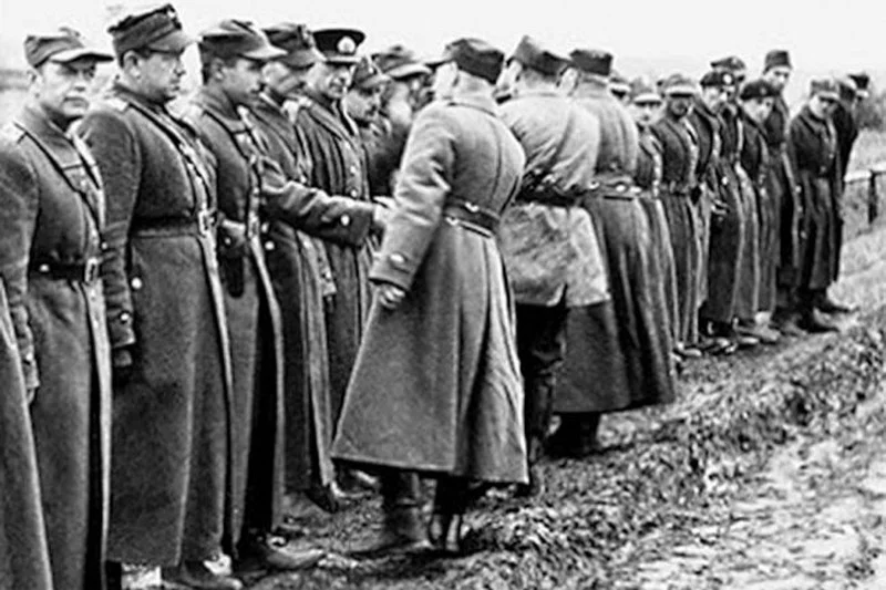 Polscy żołnierze wygrali ostatni bój kampanii 1939 roku, ale i tak powędrowali do niemieckiej niewoli.