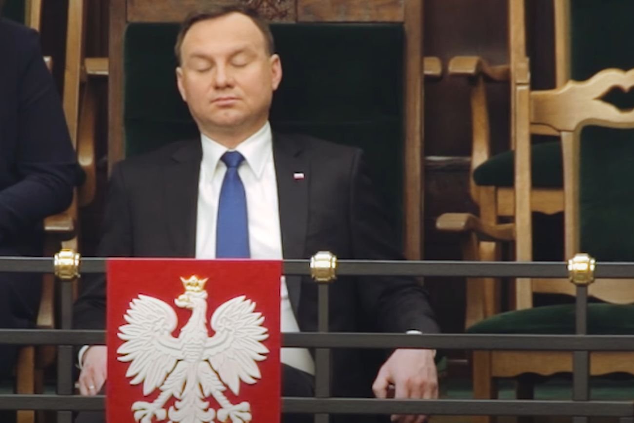 Andrzej Duda przysypiał w Sejmie w 2016 roku.