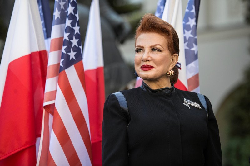Georgette Mosbacher żegna się z Polską wzruszającym filmem.