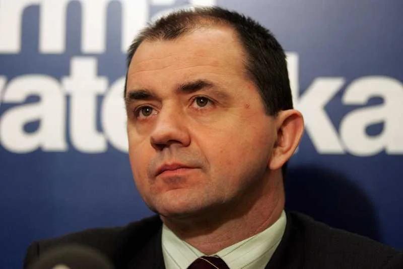 Poseł Zbigniew Rynasiewicz przeprasza za używanie wulgaryzmów w Sejmie.