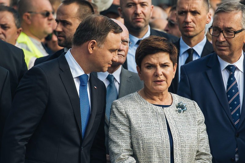 Beata Szydło na razie nie ma co marzyć o fotelu prezydenckiego – tak wynika z sondażu.