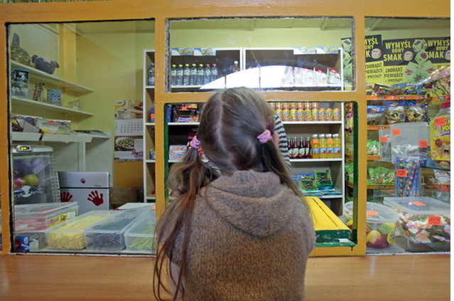Wiele sklepików obchodzi zakazy