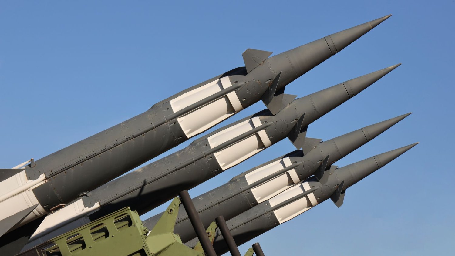 Broń atomowa dzieli Polaków w sondażu. Jedna grupa wyborców jest mocno "za"