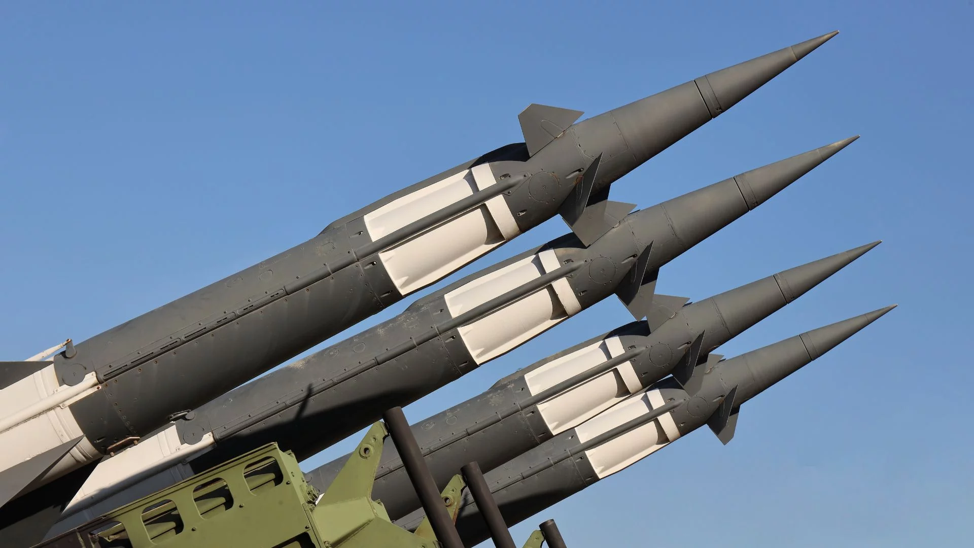 Broń atomowa dzieli Polaków w sondażu. Jedna grupa wyborców jest mocno "za"