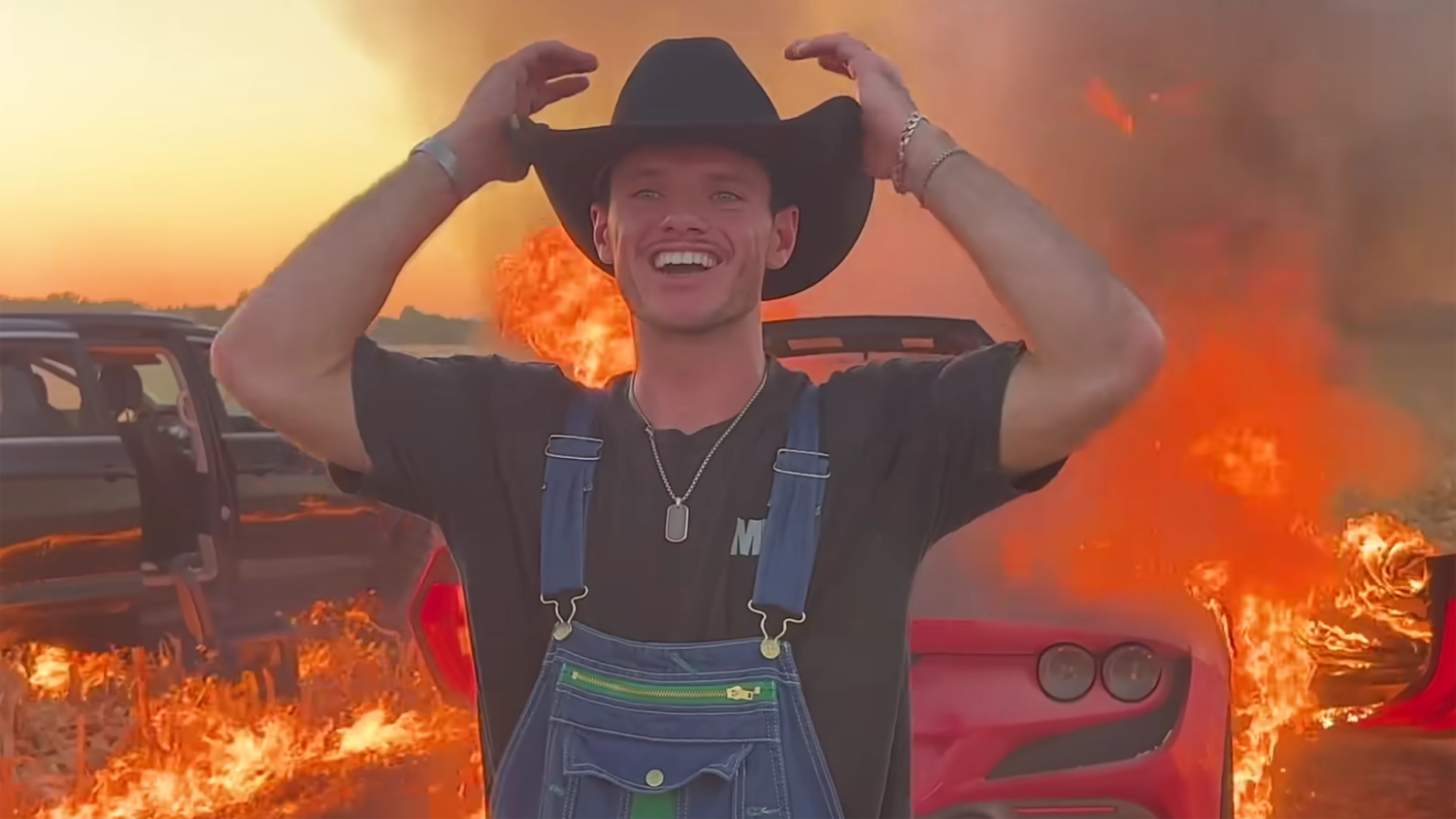 Sfajczył Ferrari dla klików i... trafił do aresztu. Znany youtuber ma kłopoty