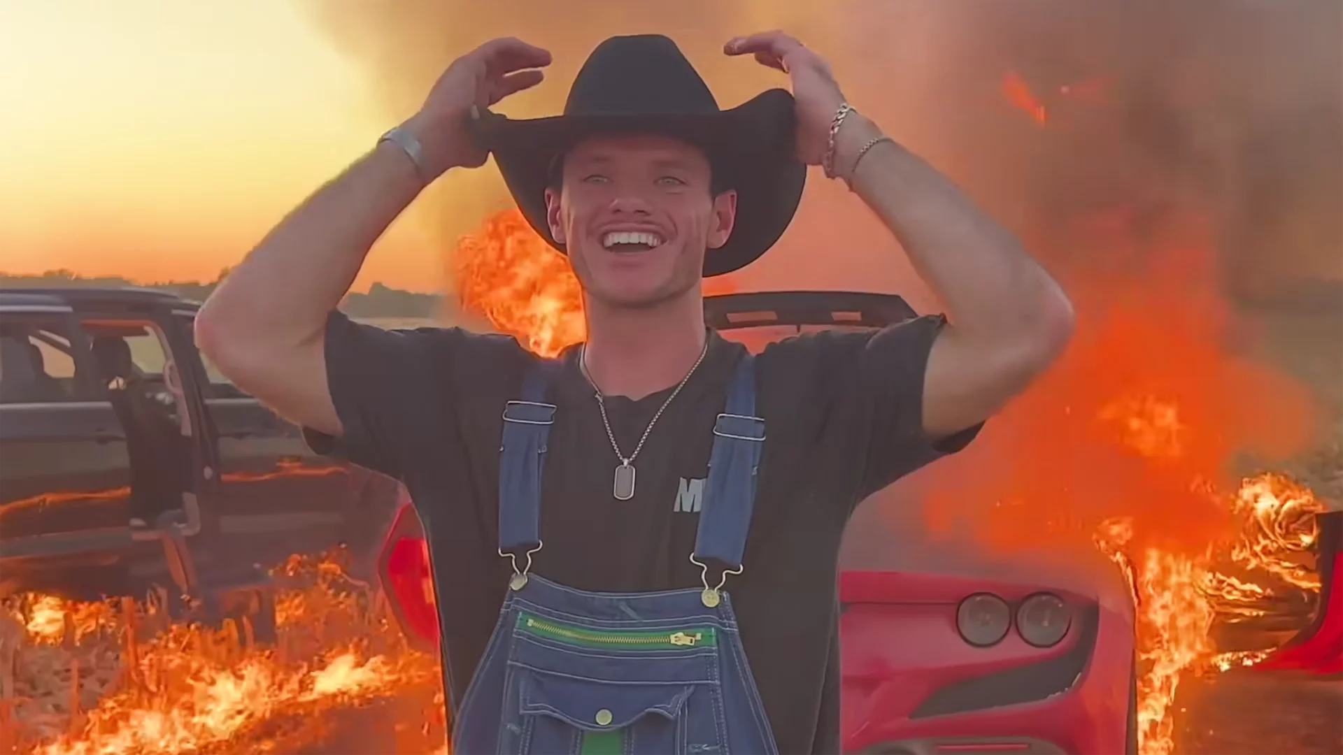 Sfajczył Ferrari dla klików i... trafił do aresztu. Znany youtuber ma kłopoty