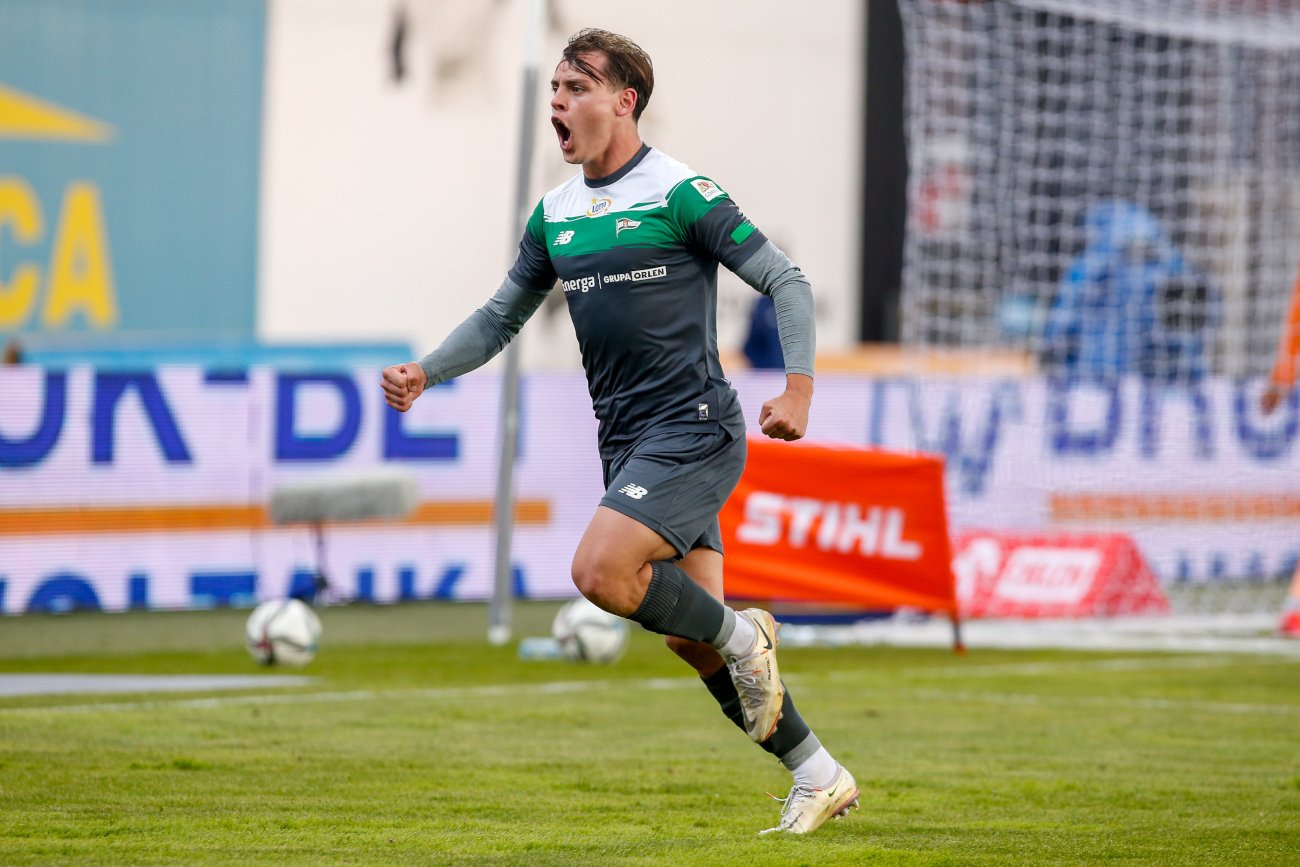 Po sobotnich meczach nowym liderem PKO Ekstraklasy zostali piłkarze Lechii Gdańsk.