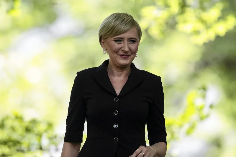 Wreszcie będziemy mieli prawdziwą Pierwszą Damę. Agata Kornhauser-Duda dostanie pensję, więc musi przerwać milczenie