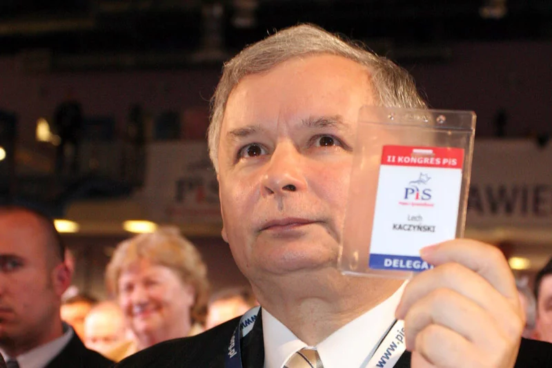 Wielu sądzi, że legitymacja partyjna PiS to dziś cenny nabytek...