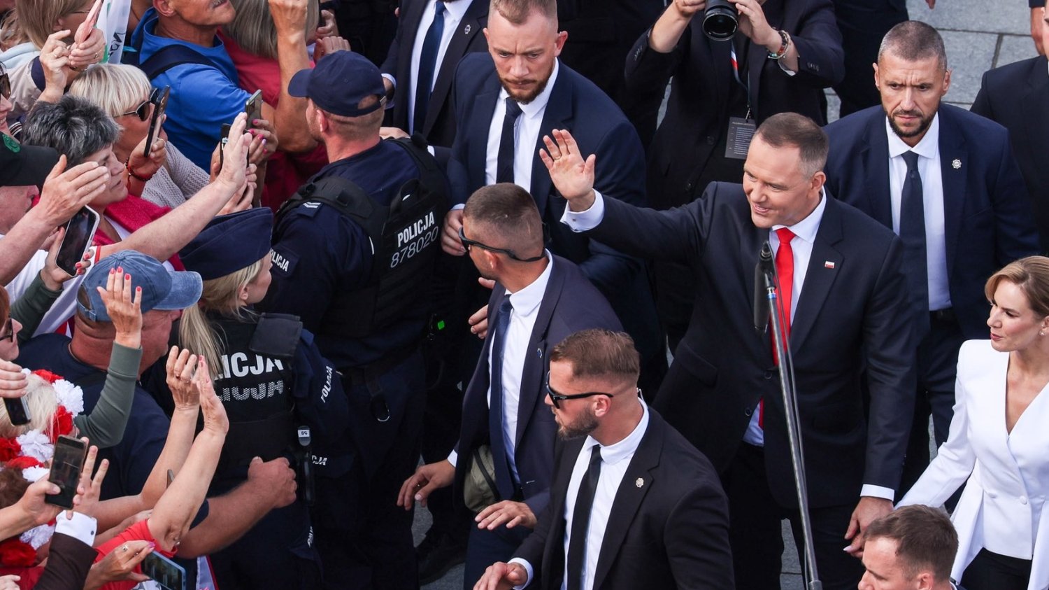 Kolumna z Nawrockim nagle się zatrzymała. Chciał tego sam prezydent