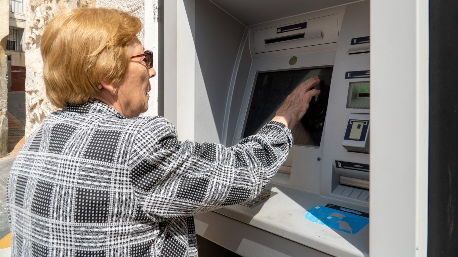 40 lat pracowała za najniższą krajową. Jej emerytura wprawi cię w osłupienie