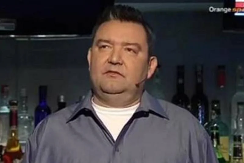 Paweł Zarzeczny nie tylko pisze teksty. W stacji Orange Sport prowadzi program "Fun Raport".