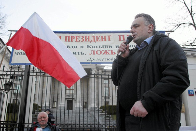 Redaktor naczelny "Gazety Polskiej" Tomasz Sakiewicz uważa, że "to, co się dzieje, to początek ataku zielonych ludzików." "Zaatakowano krytyczną infrastrukturę i Sejm" - napisał na Twitterze