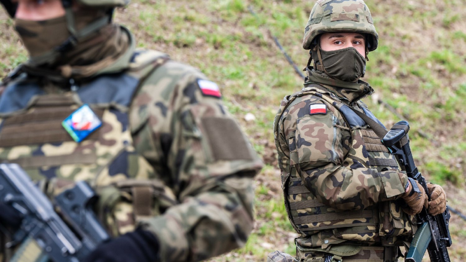 Alert RCB dla Warszawy. Służby ostrzegają przed hukiem i dymem.