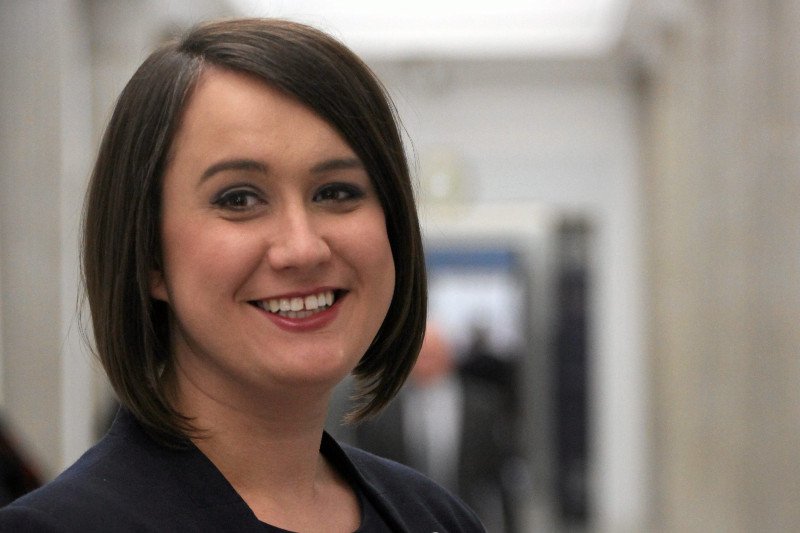 Oto nowa zastępczyni Macierewicza? "Fakt" pisze o kulisach transferu nowych posłanek do PiS.