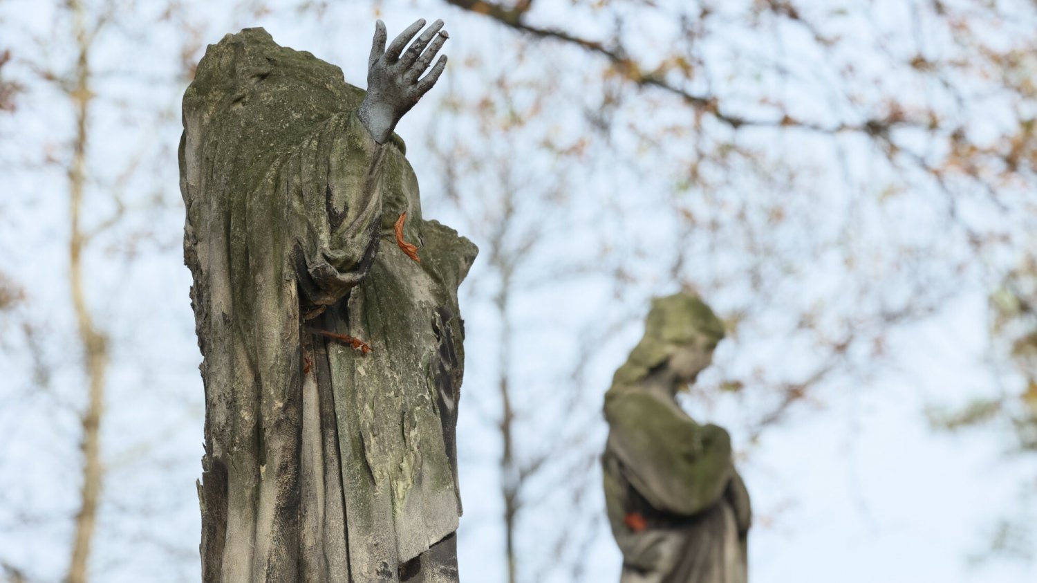 Stare Powązki to jeden z tych cmentarzy, na których poznanie trzeba przeznaczyć miesiące, jeśli nie lata