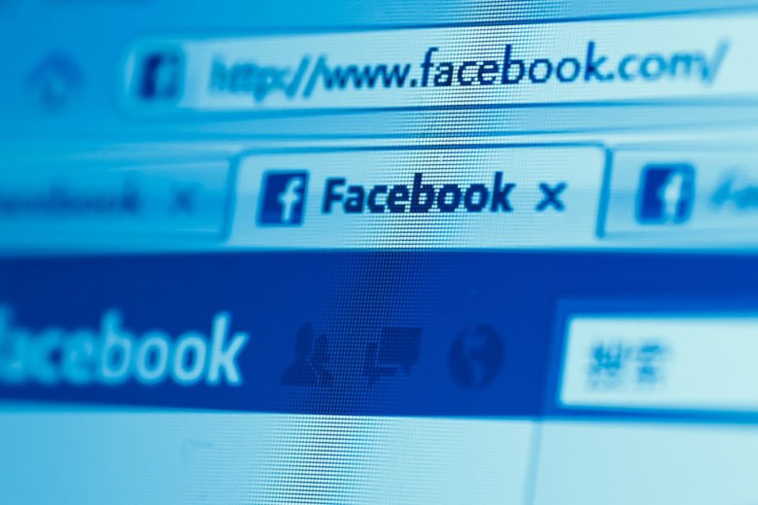 Urząd Ochrony Danych Osobowych postanowił wytłumaczyć Polakom, że publikowanie oświadczeń na FB jest bez sensu.