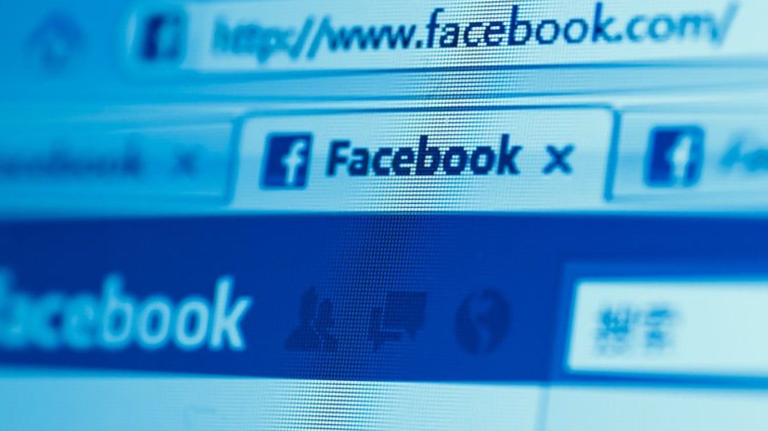 Urząd Ochrony Danych Osobowych postanowił wytłumaczyć Polakom, że publikowanie oświadczeń na FB jest bez sensu.