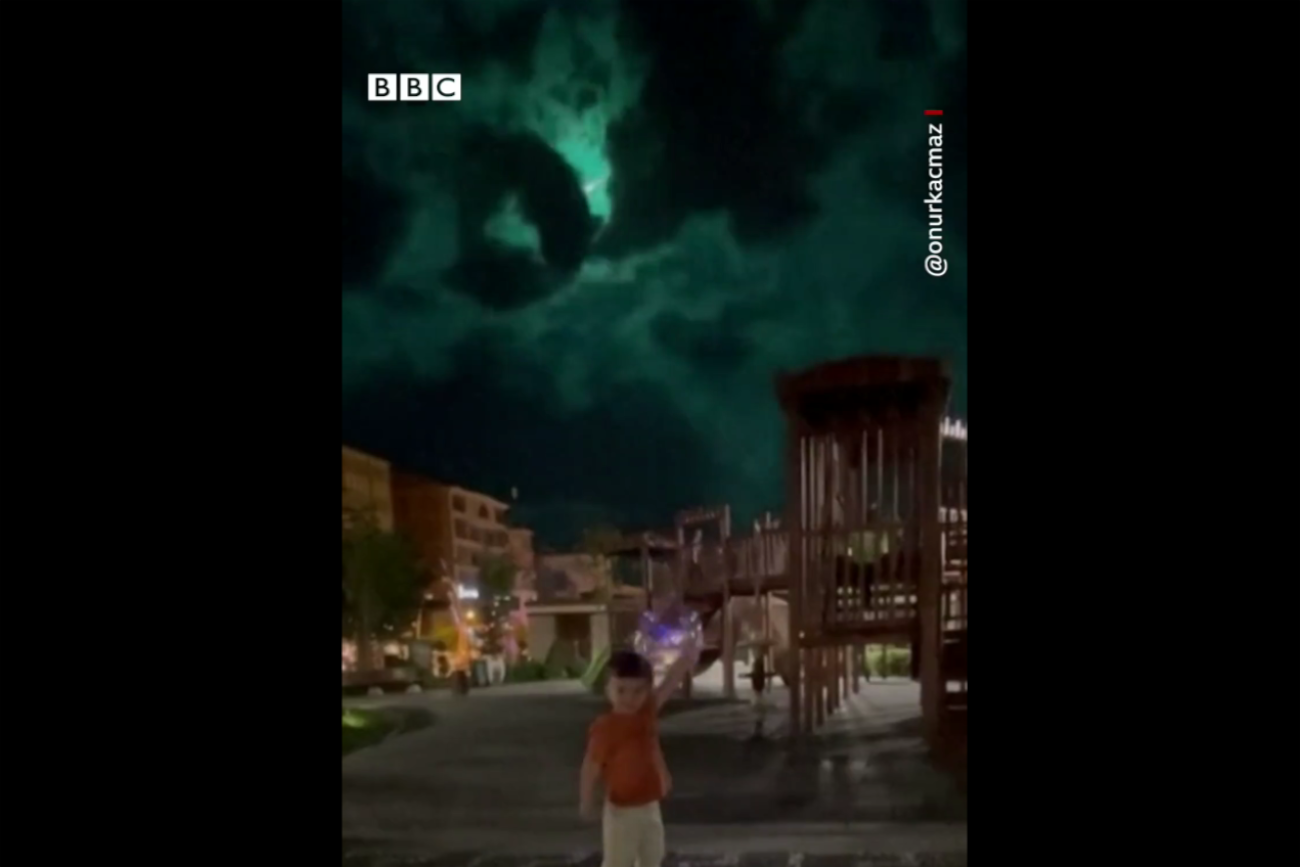 Niezwykły meteoryt nad Turcją uchwycony na nagraniu