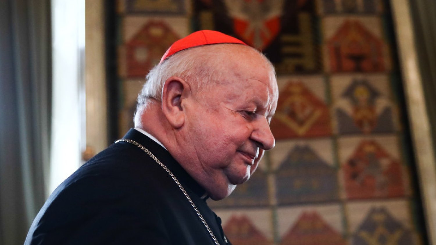 "Dla kardynała Dziwisza kończy się okres ochronny" – piszą Stanisław Obirek i Artur Nowak.