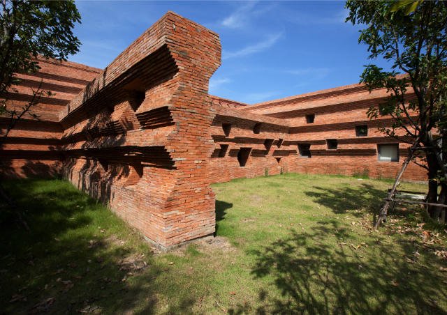Siedziba Instytutu Filmowego w Tajlandii, zdobywca nagrody głównej Wienerberger Brick Award 2014