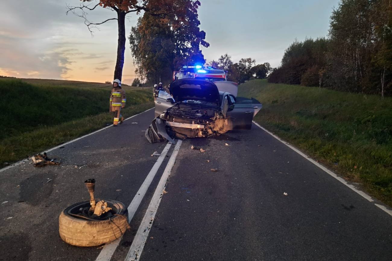 Pod Olsztynem doszło w niedzielę do tragicznego wypadku, w którym zginęły dwie kobiety, a czteroletni chłopiec trafił do szpitala
