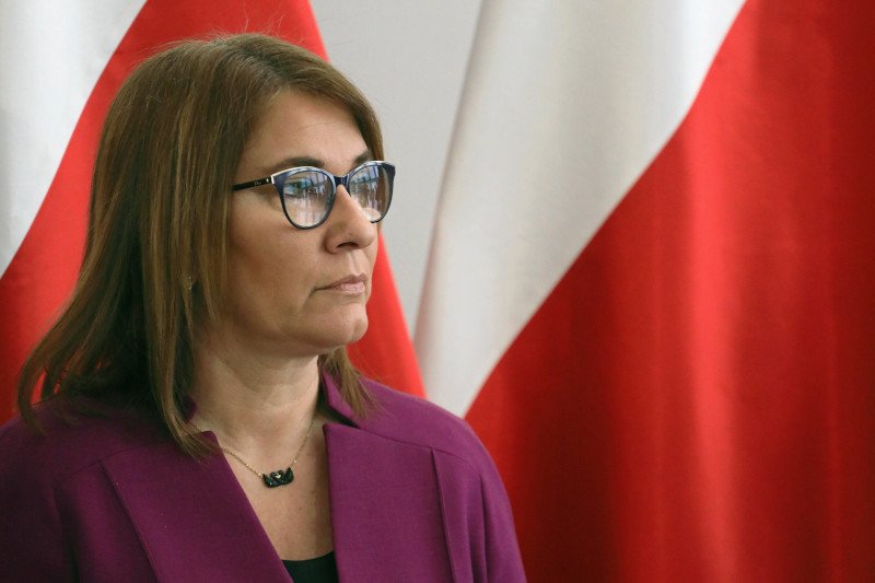 "Szwedzi uciekają ze swojego kraju, aby w Polsce znaleźć spokój i normalność" – napisała na Twitterze Beata Mazurek.