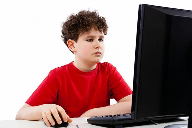 Dzieci coraz częściej uzależniają się od pornografii