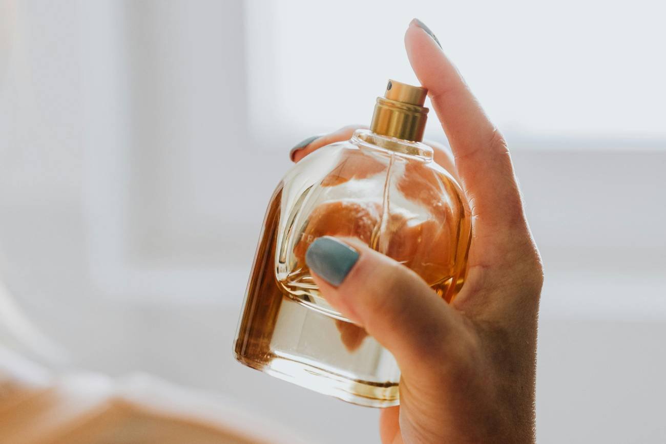 Prezent na ostatnią chwilę? Oto najlepsze perfumy na promocjach