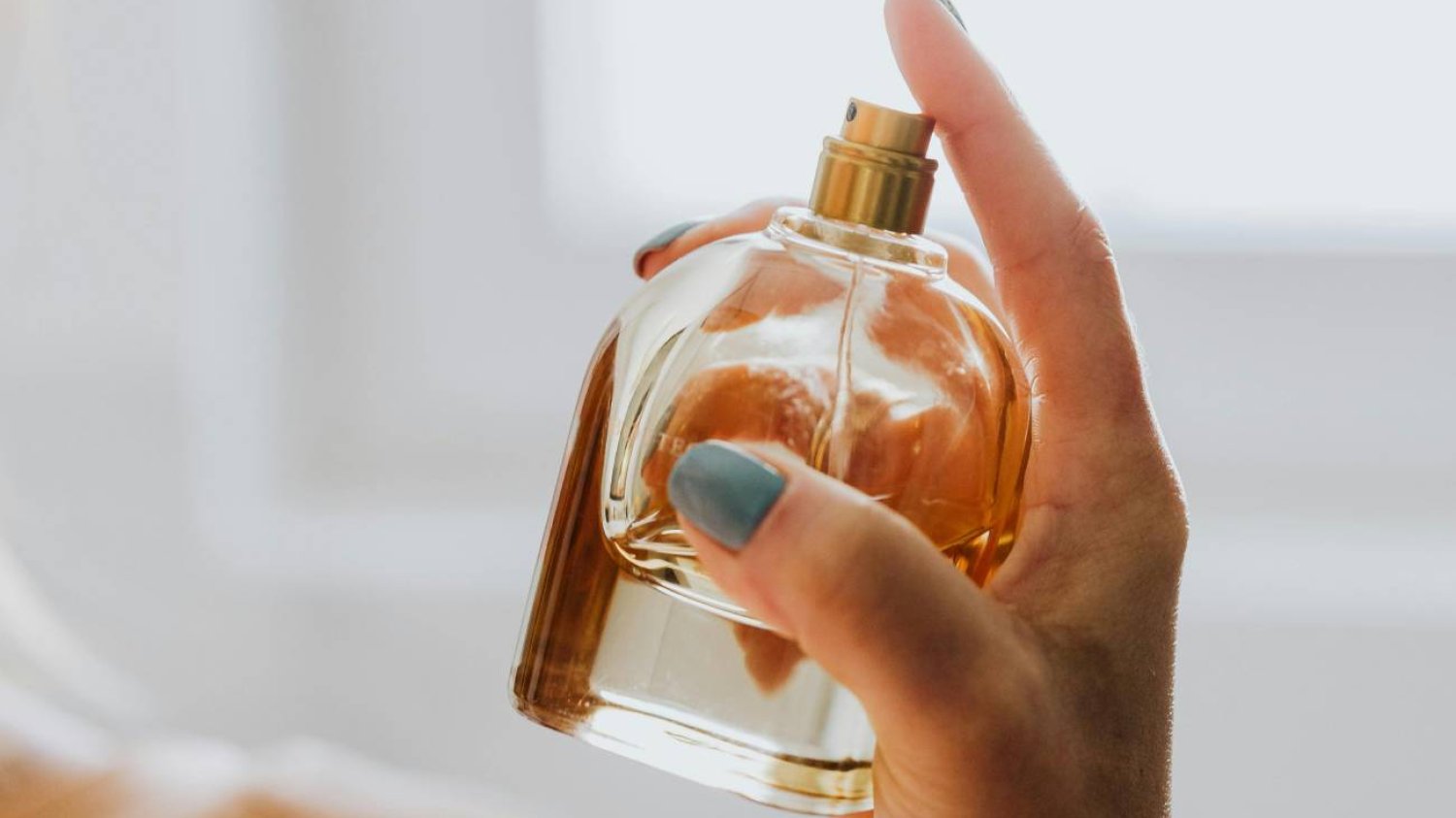 Prezent na ostatnią chwilę? Oto najlepsze perfumy na promocjach