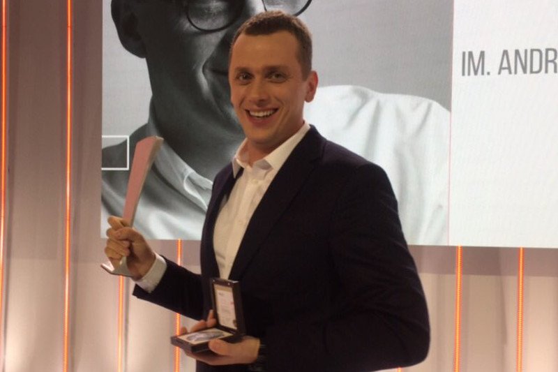 Dziennikarz TVN24 z nagrodą im. Andrzeja Woyciechowskiego.