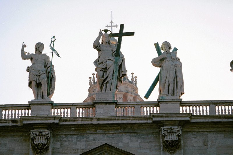 Trybunał w Watykanie skazał byłego dyplomatę Stolicy Apostolskiej na 5 lat.