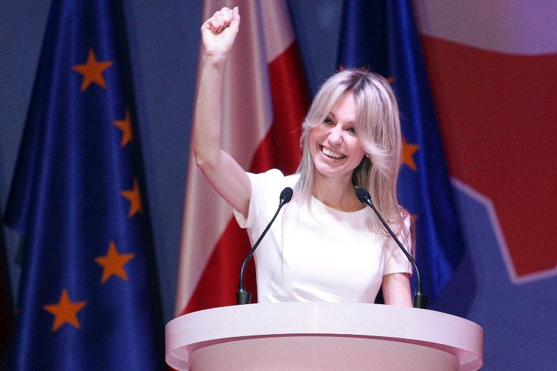 Magdalena Ogórek rozpoczęła dyskusję w sprawie telefonu do Władimira Putina.