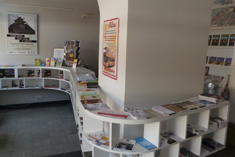 W informacji turystycznej na Starym Mieście były dziś pustki.