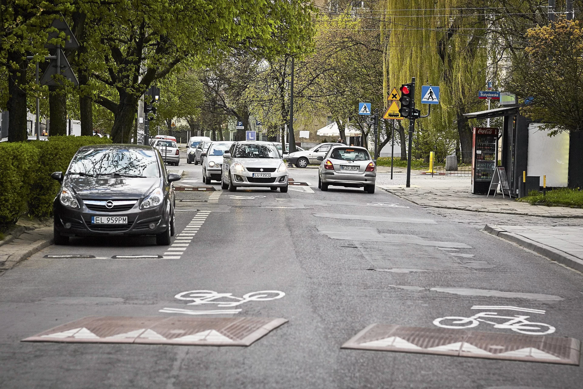 Na łódzkim Karolewie zamontowano poduszki berlińskie, które spowalniają m. in. rowerzystów