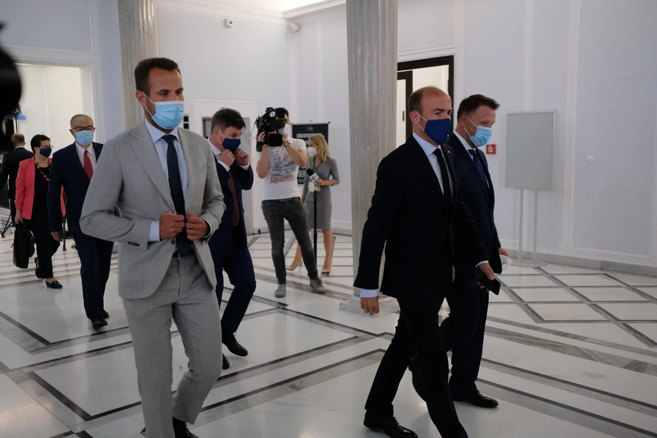 Posłowie.