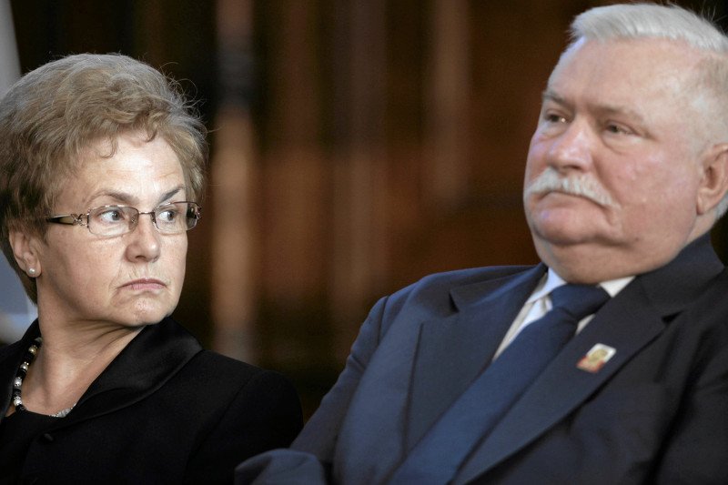 Żoną Lecha Wałęsy jest się aż do śmierci. Danuta Wałęsa raz jeszcze staje do walki – być może najtrudniejszej.