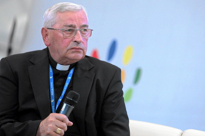 Kto grzeszy, ten płaci – uważa bp Pieronek.