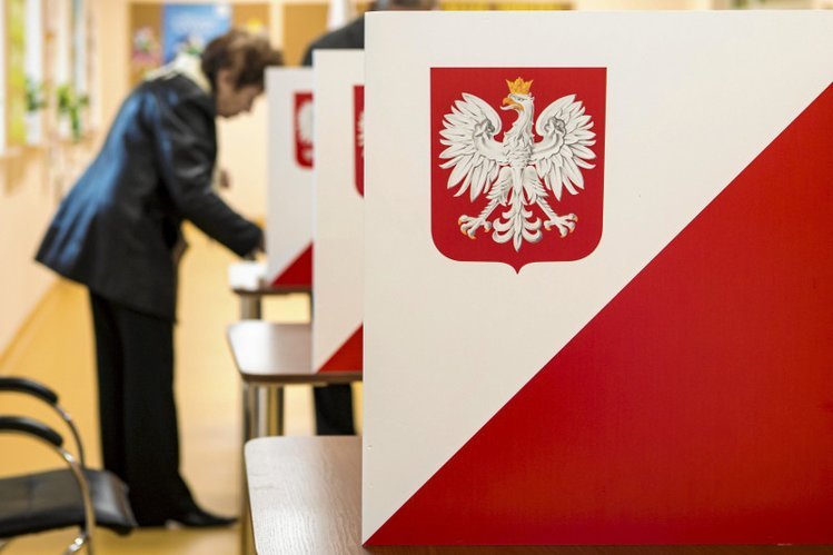 Polakom covid-19 w wyborach nie przeszkadza.