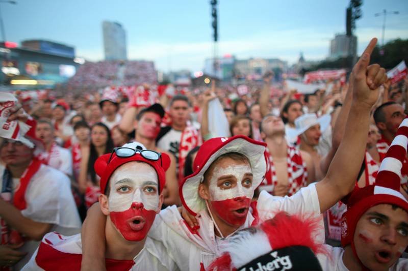 Strefa kibica w Warszawie podczas meczu Polska - Czechy