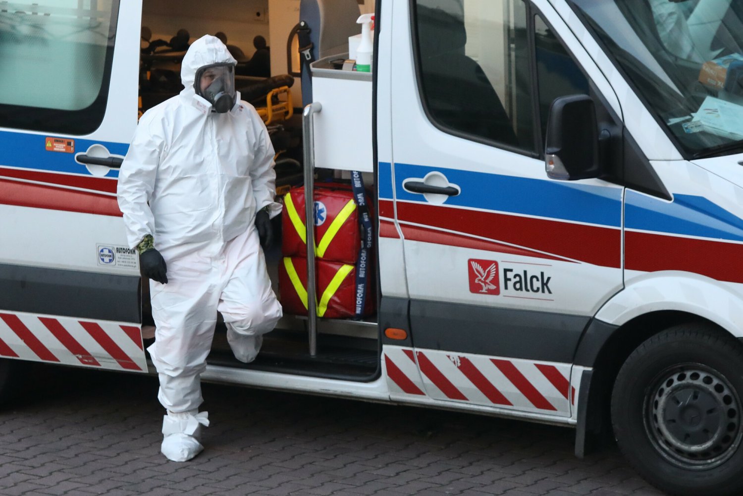 Ile zakażeń dziś zakażeń koronawirusem? Raport MZ z 5 marca 2022 roku