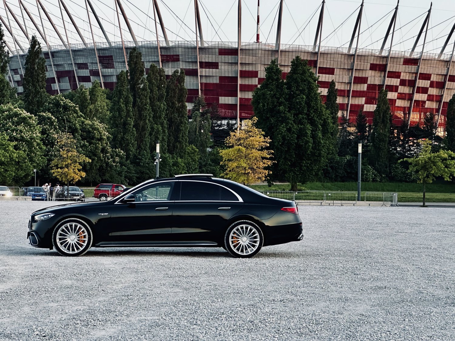 Mercedes AMG S63 E Performance to najmocniejsza klasa S, którą stworzono seryjnie.