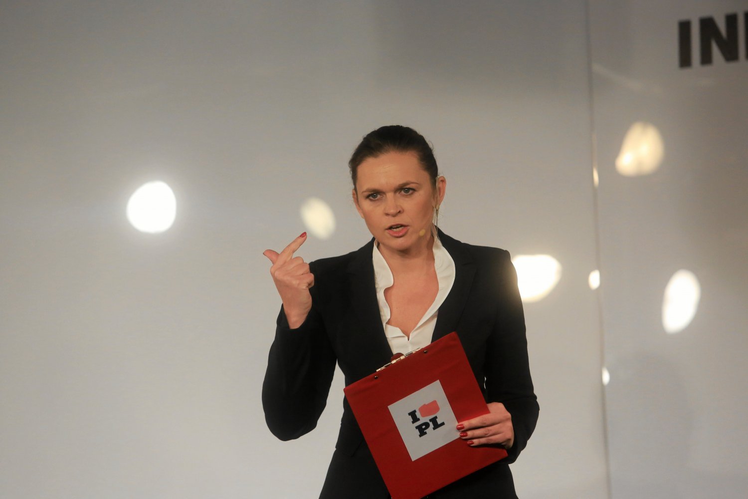 Barbara Nowacka wypowiedziała się ostro o posłach, którzy nie wzięli udziału w głosowaniu dotyczącym skierowania do dalszych prac projektu "Ratujmy kobiety".