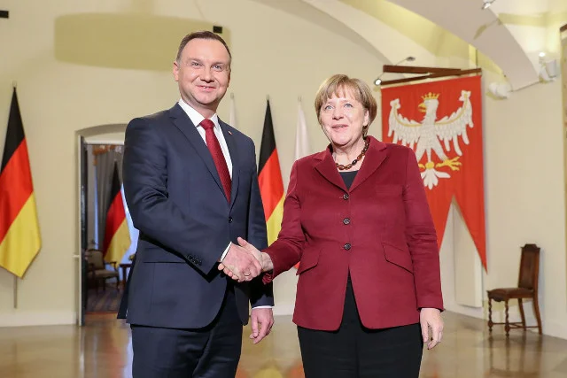 Angela Merkel i Andrzej Duda przed rozmową na osobności.