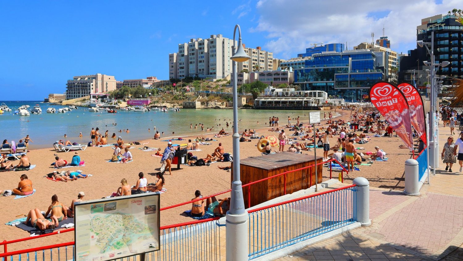 Polacy oszaleli na punkcie maleńkiego kraju. Już pobiliśmy historyczny rekord