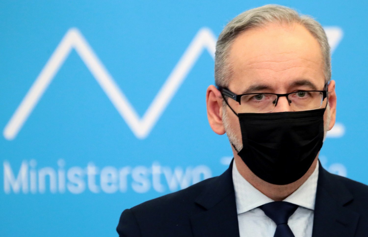 Adam Niedzielski ogłosił nowe obostrzenia, które wejdą w życie w grudniu 2021.